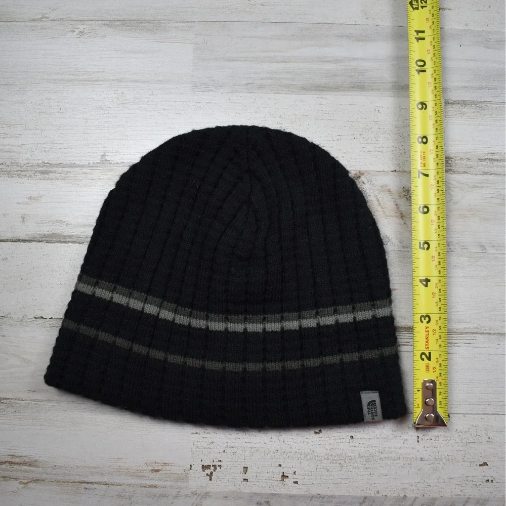 The North Face Skull Cap Beanie Mens Black Gray Striped Ribbed Knit Gorpcore Y2K